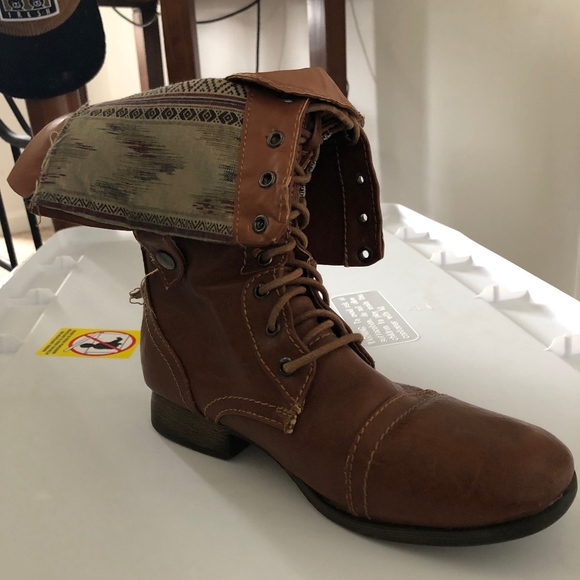 Combat Boots - Picture 4 of 7